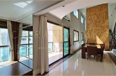 Apartamento duplex à venda com 3 suítes, 4 vagas, 2 sacadas, living amplo, home office e área de se