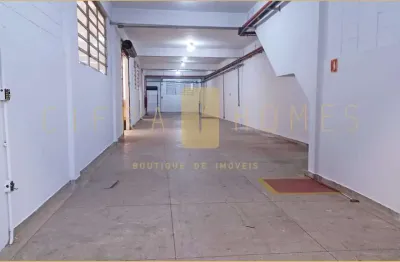 Galpão industrial disponível para locação, com 875 m², doca, entrada para carretas e escritórios eq