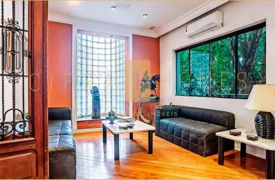 Casa comercial em excelente localização,  perfeito para diversos segmentos de negócios, com 900m2 d