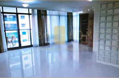 Apartamento com 3 dormitórios, 2 suítes com hidro, varanda e 3 vagas no paraíso