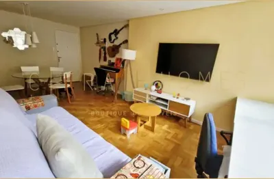 Apartamento à venda com 2 dormitórios e 1 vaga, em localização privilegiada de pinheiros.