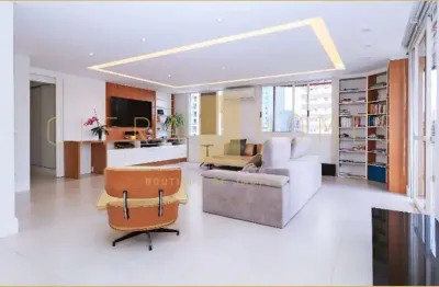 Apartamento à venda, 204 m², suíte máster, closet, lareira, 4 vagas, pinheiros