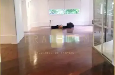 Apartamento para locação com 250m², 3 dormitórios, 2 suítes. edifício com lazer completo em localiz