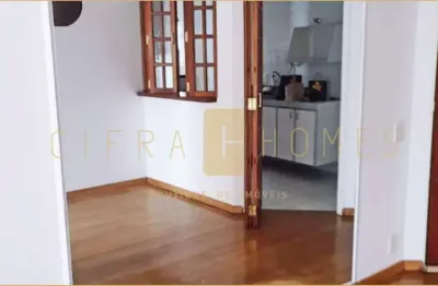 Apartamento à venda, com 71m², 3 quartos (sendo 1 suíte), sacada, 1 vaga de garagem, em perdizes