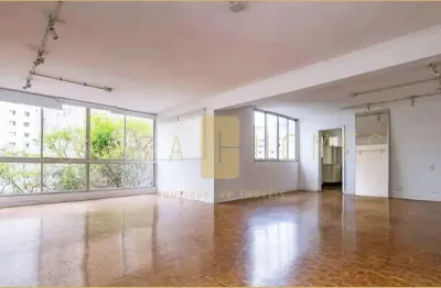 Apartamento de 170m² com três dormitórios, suíte e duas vagas em região nobre dos jardins