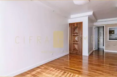 Apartamento de 110m² com 3 dormitórios, suíte com closet e 2 vagas em área privilegiada dos jardins