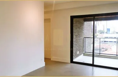 Apartamento com 70 m², duas suítes e varanda em localização nobre de pinheiros