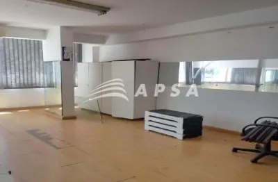 Sobreloja no flamengo, excelente localização próximo ao metrô, farto comércio, restaurantes, facilid