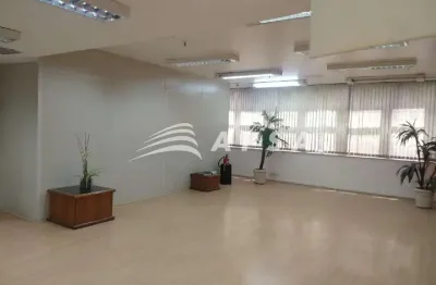 Excelente imóvel, andar comercial com 364m², mobiliado, 3 salas amplas, 1 auditório, 2 banheiros e u