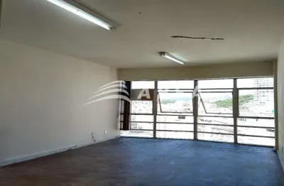 Ótima sala comercial, com banheiro, no centro de niterói, bem localizado, próximo a estação das barc