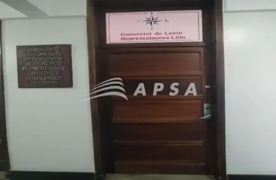Ótima oportunidade no comercio.      sala comercial com 52 m², sala ampla, sol da manhã, prédio com