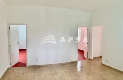 Apartamento localizado no centro de cascadura composto de três quartos, sendo 1 suíte, sala ampla, c