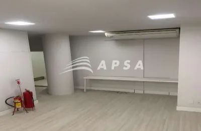 Excelente sala comercial localizadas na cinelândia, 195m², recepção, banheiros, possue um salão e di