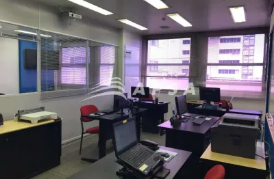 Excelente sala comercial mobiliada localizado no centro, 65m², duas salas com divisórias, dois banhe