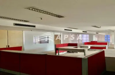 Excelente andar comercial localizado no centro do rio, 240m², semi mobiliado, possui dois banheiros,