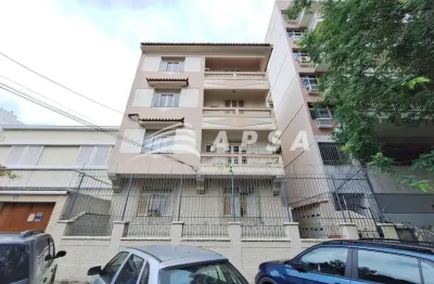 Excelente apartamento com 79m², pintura nova, de fundos, sala, 2 quartos, banheiro social, cozinha,