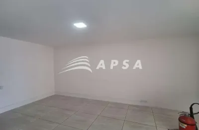 Excelente sala comercial localizado na tijuca, 20m2, em ótimo estado, próximo à vários comércios e r