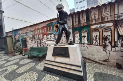 Esta sala comercial charmosa e funcional é a escolha ideal para quem busca praticidade e organização