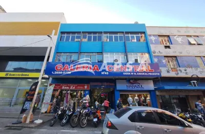 Sala comercial no centro de nova iguaçu com 30m² e banheiro . ótima localização. próxima à estação d