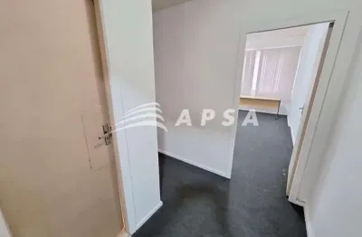 Sala comercial na av. antônio carlos localizada entre os consulados francês e italiano. dividida em