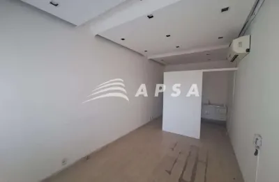 Sala comercial localizada no centro do rio de janeiro, 33m², próximo ao metrô da carioca, possui rec