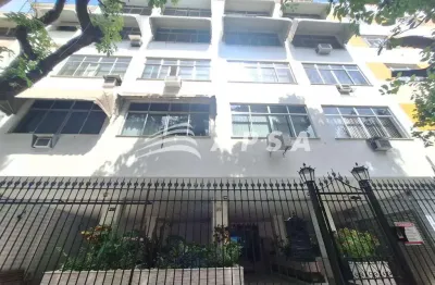 Ótimo apartamento de fundos, silencioso com planta bem distribuída em sala, 2 dormitórios, suíte, ba