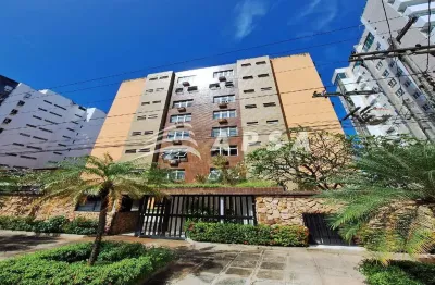 Excelente apartamento para alugar na ponta verde, a poucos metros da praia. possui 2 quartos, sendo