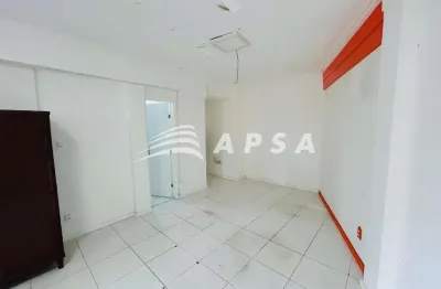 Apsa aluga ótima oportunidade situado na pituba. sala comercial ampla, nascente, com 34 m² e 1 banhe