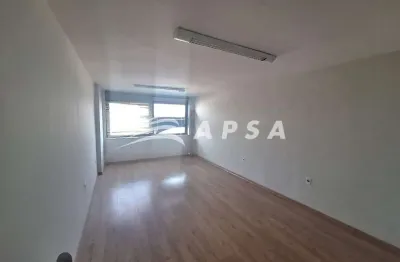 Sala comercial de 27m² situada no coração do centro do rio de janeiro, oferecendo uma localização es