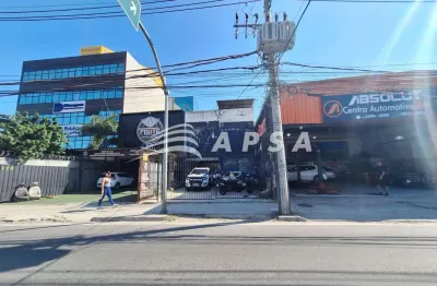 Excelente prédio comercial com 2 salas na estrada dos bandeirantes no coração da taquara, a poucos m