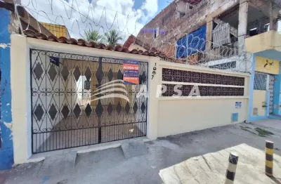 Casa plana com 02 quartos, sala, cozinha, banheiro , quintal e garagem  prox. a caixa d`agua do jard