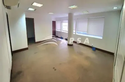 Amplo espaço comercial, no centro do rio, disponível para locação.   com 639m² e em excelente locali