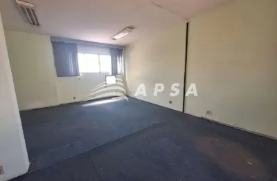 Sala comercial localização privilegiada próximo à estação de trem e com fácil acesso a transporte pú