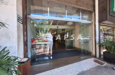 Conjunto de salas comerciais em botafogo, ideal para consultórios ou escritórios, composto por duas