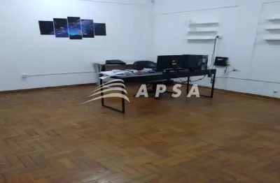 Sala ampla com piso de taco bem no centro de belo horizonte  2 elevadores. 1banheiro. perto de lojas