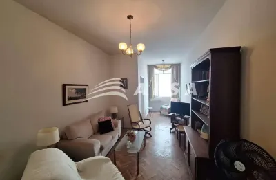 Na encantadora rua miguel lemos, em copacabana, encontra-se um excelente apartamento de 90m², que co
