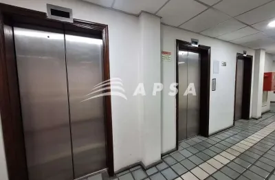 No coração do centro, esta sala comercial totalmente mobiliada para aluguel é a solução ideal para q