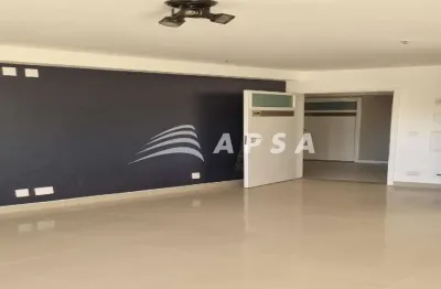 No coração do centro de niterói, esta sala comercial para aluguel é perfeita para quem busca um espa