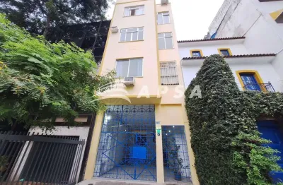 Excelente apartamento com 38m² composto por: quarto, cozinha e banheiro, local de facil acesso e loc