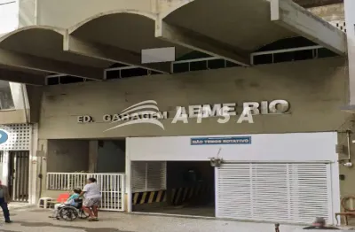 Excelente vaga de garagem localizado no leme, rua tranquila e muito bem localizada.