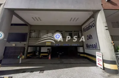 Com acesso 24h a garagem está localizada no centro na rua dos inválidos 171 com 12 metros quadrados,