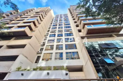 Excelente oportunidade de morar em uma das ruas mais tranquilas de copacabana e com uma vista incrív