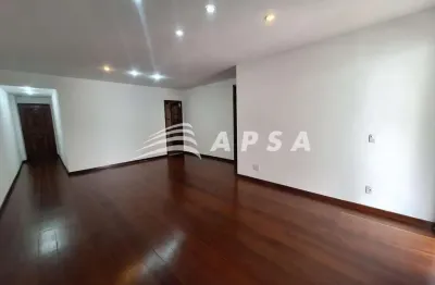 Se você procura espaço, conforto e tranquilidade, este amplo apartamento para aluguel é a escolha pe