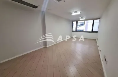 No coração do centro do rio, em excelente localização, esta sala comercial para aluguel é perfeita p