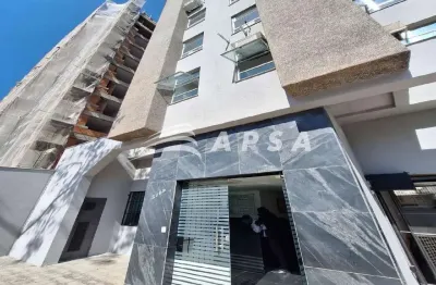 Sala comercial com mobília em sucupira pronta para quem busca um local montado para trabalhar.com 30