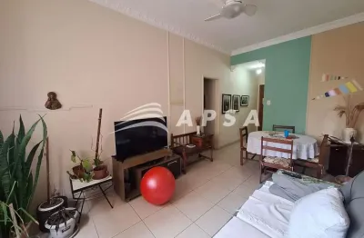 Encante-se com este acolhedor apartamento de 2 quartos, com a possibilidade de ser alugado totalment