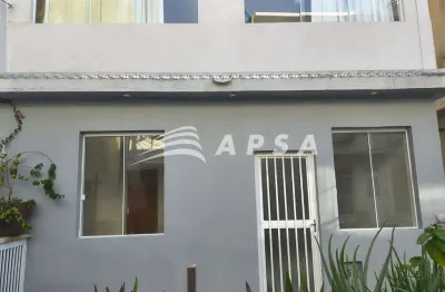 Casa de vila em laranjeiras, totalmente reformada, essa casa foi pensada para oferecer conforto e pr
