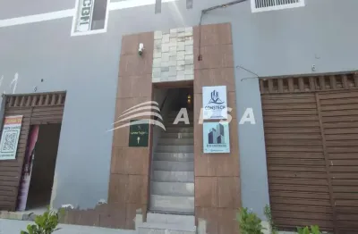 Loja comercial muito bem estruturada, sem nenhum tipo de obra para fazer. sala no 1º piso com banhei