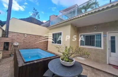 Excelente casa dúplex em condomínio fechado em vargem pequena. venha se encantar com essa excelente