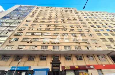 Excelente conjunto com salas interligadas com divisórias, de frente, arejada, 116m², compostas por r